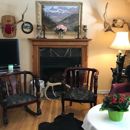Holiday Lodge Bed And Breakfast Banff Dış mekan fotoğraf