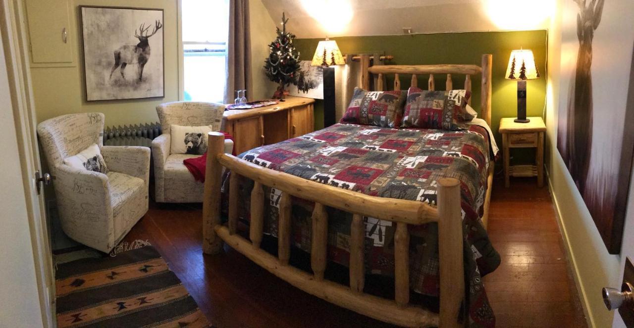 Holiday Lodge Bed And Breakfast Banff Dış mekan fotoğraf